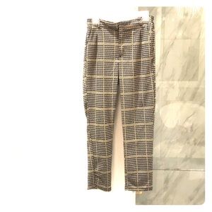 Houndstooth pattern capri pant